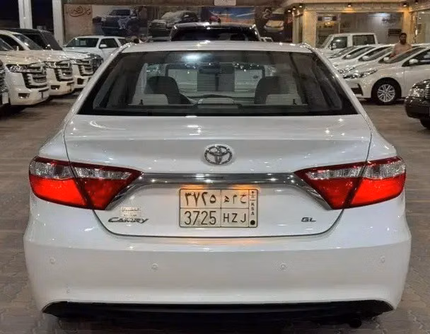 مستعملة Toyota Camry عملية فيس ليفت VII (XV50)، 2.5 لتر، 2016 في المملكة العربية السعودية، الدمام من معرض الخشيبان للسيارات، اللون أبيض.  | AUTO.AE | إعلان #295424 — صورة 6 من 13