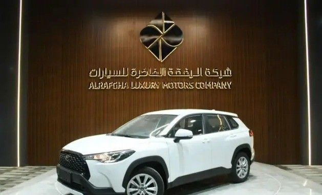 جديدة Toyota Corolla Cross I, 1.8 l, 2025 في في المملكة العربية السعودية, الدمام من الرفقة الفاخرة للسيارات، اللون أبيض.  | AUTO.AE | إعلان #262950