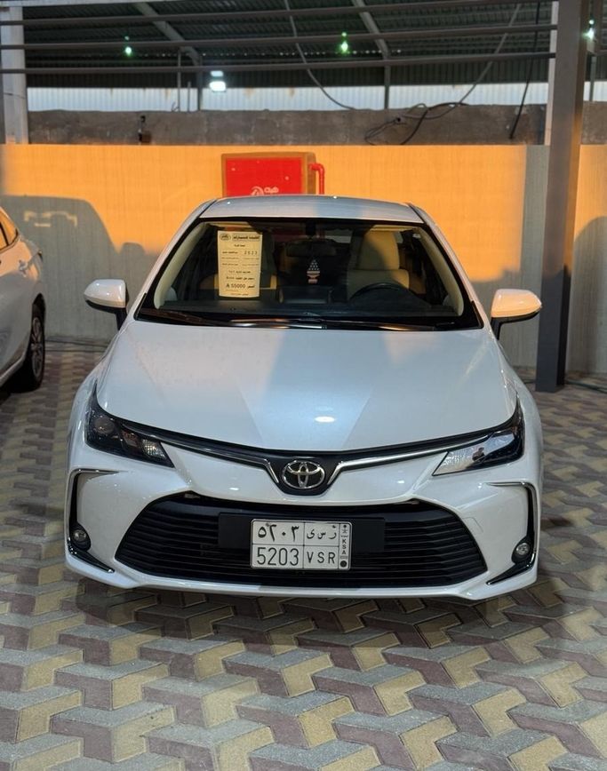 Подержанный Toyota Corolla XII (E210), 1.5 л, 2023 в Саудовская Аравия, Даммам от مجموعة الخليج للسيارات Белый цвет.  | AUTO.AE | Объявление #262322