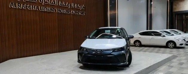 جديدة Toyota Corolla Sporty عملية فيس ليفت XII (E210), 2.0 l, 2026 في في المملكة العربية السعودية, الدمام من الرفقة الفاخرة للسيارات، اللون أزرق داكن.  | AUTO.AE | إعلان #262503