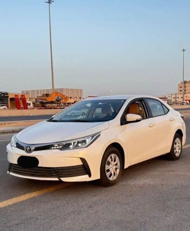 Used Toyota Corolla XI (E160, E170, E180) Facelift 1, 1.8 l, 2019 in Saudi Arabia, Dammam by معرض سطام الزعبي للسيارات, White color.  | AUTO.AE | Listing #263424