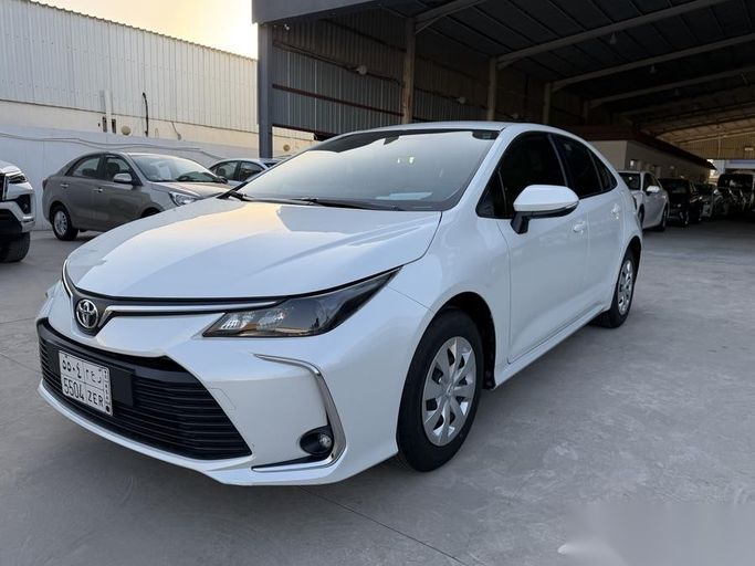 Подержанный Toyota Corolla Sporty XII (E210) Рестайлинг, 2.0 л, 2024 в Саудовская Аравия, Даммам от معرض فخر الشرق للسيارات Белый цвет.  | AUTO.AE | Объявление #263871