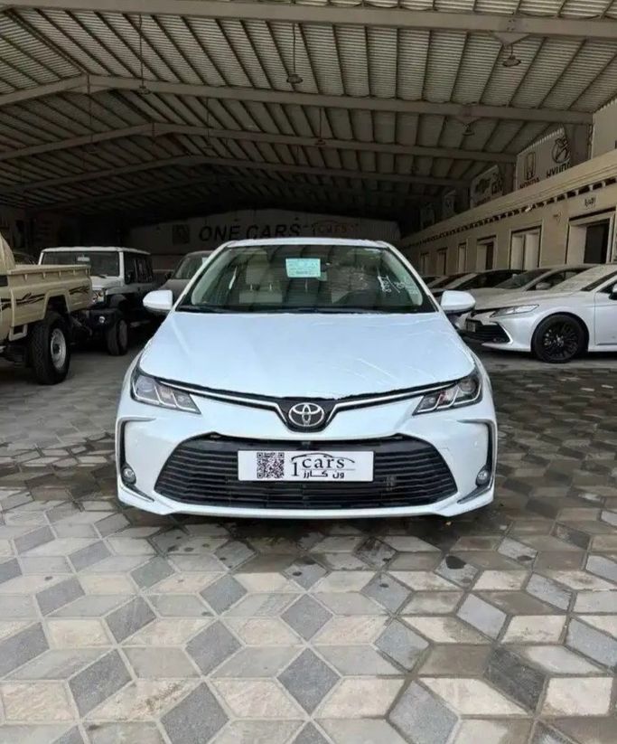 Новый Toyota Corolla Sporty XII (E210), 2.0 л, 2025 в Саудовская Аравия, Даммам от معرض ون كارز للسيارات One Cars Белый цвет. GCC | AUTO.AE | Объявление #276854