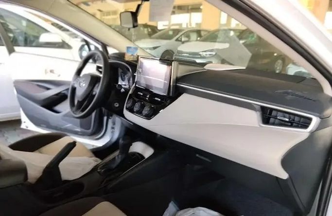 New Toyota Corolla Sporty XII (E210), 2.0 l, 2026 in Saudi Arabia, Dammam by معرض مركبة العز, White color.  | AUTO.AE | Listing #295844 — photo 6 of 9