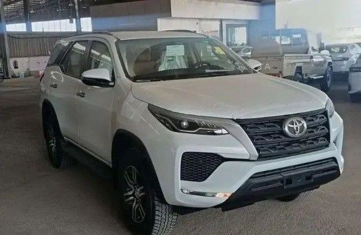 جديدة Toyota Fortuner فيس ليفت الثاني, 2.7 l, 2026 في في المملكة العربية السعودية, الدمام من معرض المنار للسيارات، اللون أبيض. مواصفات الخليج | AUTO.AE | إعلان #258259