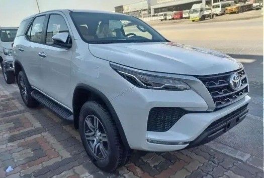 جديدة Toyota Fortuner فيس ليفت الثاني, 2.7 l, 2026 في في المملكة العربية السعودية, الدمام من معرض دليل المملكة للسيارات dalil almamlakah، اللون أبيض. مواصفات الخليج | AUTO.AE | إعلان #259254