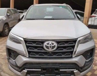 Новый Toyota Fortuner II Рестайлинг, 4.0 л, 2026 в Саудовская Аравия, Даммам от معرض مركبة العز Серый цвет. GCC | AUTO.AE | Объявление #260099
