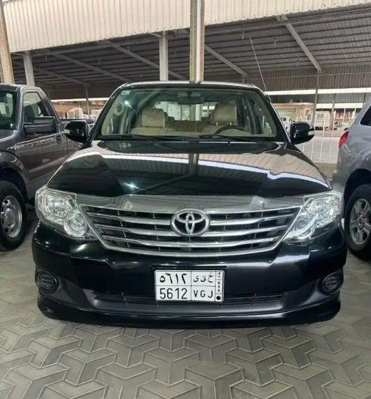 Подержанный Toyota Fortuner I Рестайлинг 2, 2.7 л, 2014 в Саудовская Аравия, Даммам от معرض اعتماد الشرقية للسيارات Черный цвет.  | AUTO.AE | Объявление #262042