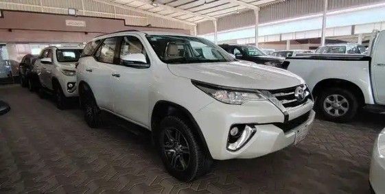 مستعملة Toyota Fortuner ثانياً, 4.0 l, 2018 في في المملكة العربية السعودية, الدمام من معرض ركن الصفا للسيارات، اللون أبيض.  | AUTO.AE | إعلان #262162