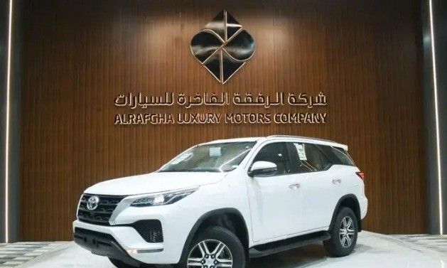 Новый Toyota Fortuner II Рестайлинг, 2.7 л, 2026 в Саудовская Аравия, Даммам от الرفقة الفاخرة للسيارات Белый цвет.  | AUTO.AE | Объявление #263211