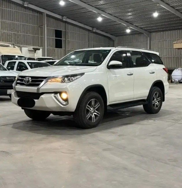 Used Toyota Fortuner II Facelift, 2.7 l, 2020 in Saudi Arabia, Dammam by معرض سطام الزعبي للسيارات, White color.  | AUTO.AE | Listing #263414