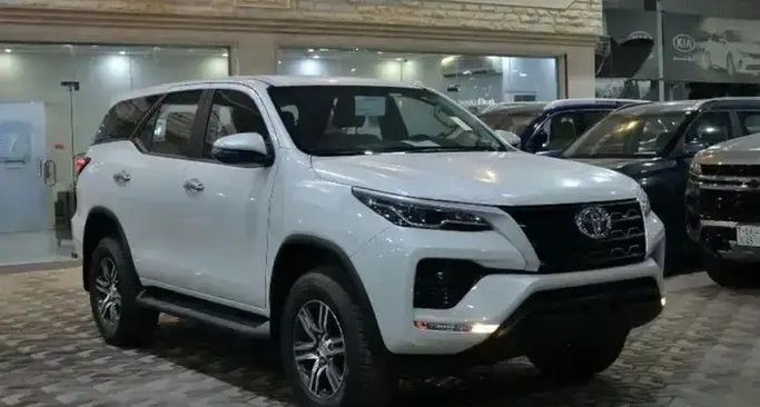 جديدة Toyota Fortuner فيس ليفت الثاني, 4.0 l, 2024 في في المملكة العربية السعودية, الدمام من معرض محمد علي السهيمي للسيارات، اللون أبيض. أخرى | AUTO.AE | إعلان #277641