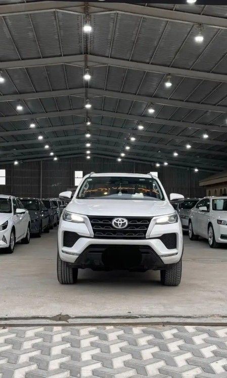Подержанный Toyota Fortuner II Рестайлинг, 4.0 л, 2023 в Саудовская Аравия, Даммам от معرض سطام الزعبي للسيارات Белый цвет.  | AUTO.AE | Объявление #277971