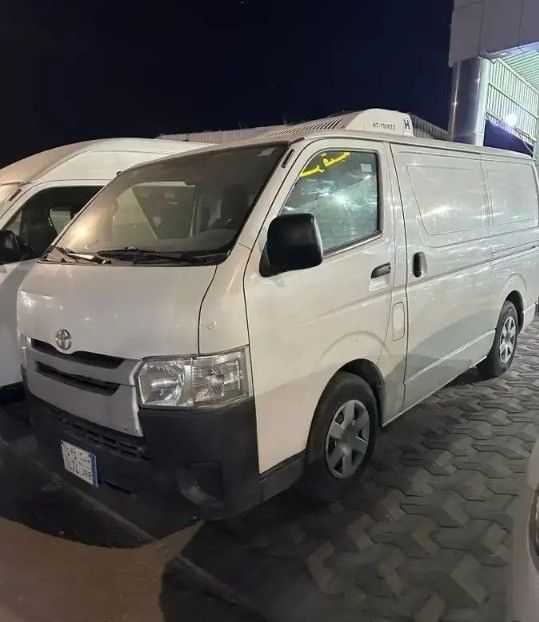 Подержанный Toyota HiAce H200 Рестайлинг, 3.0 л, 2018 в Саудовская Аравия, Даммам от معرض اعتماد الشرقية للسيارات Белый цвет.  | AUTO.AE | Объявление #262032