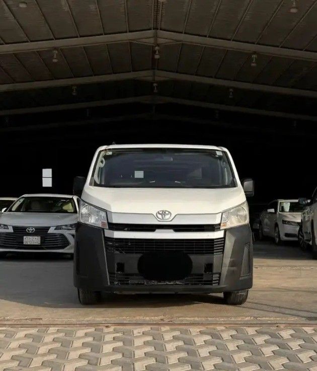 Used Toyota HiAce H300, 2.8 l, 2021 in Saudi Arabia, Dammam by معرض سطام الزعبي للسيارات, White color.  | AUTO.AE | Listing #263322