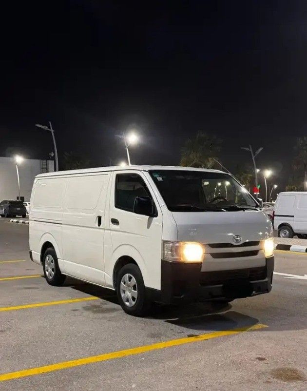 مستعملة Toyota HiAce عملية فيس ليفت H200, 3.0 l, 2018 في في المملكة العربية السعودية, الدمام من معرض سطام الزعبي للسيارات، اللون أبيض.  | AUTO.AE | إعلان #263371
