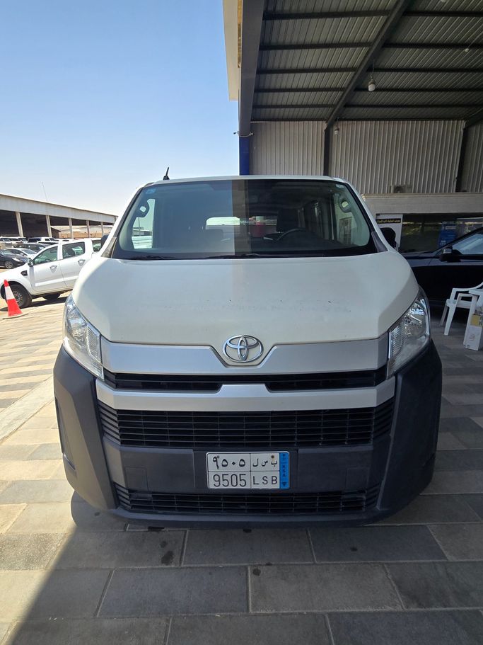 Подержанный Toyota HiAce H300, 3.5 л, 2022 в Саудовская Аравия, Даммам от معرض اسطول الدرة للسيارات Белый цвет.  | AUTO.AE | Объявление #268285