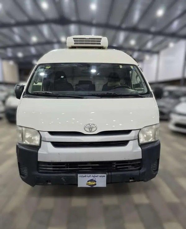 Подержанный Toyota HiAce H200 Рестайлинг, 2.0 л, 2018 в Саудовская Аравия, Даммам от معرض اسطول الدرة للسيارات Белый цвет.  | AUTO.AE | Объявление #296026 — фото 2 из 18
