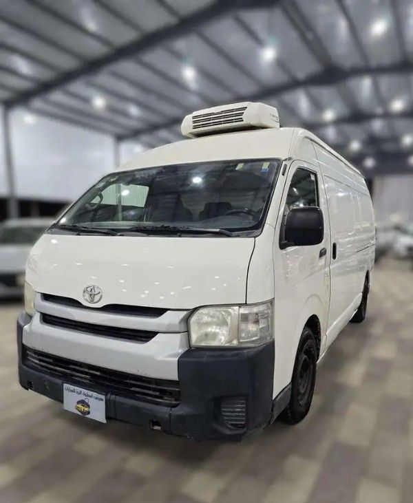 Подержанный Toyota HiAce H200 Рестайлинг, 2.0 л, 2018 в Саудовская Аравия, Даммам от معرض اسطول الدرة للسيارات Белый цвет.  | AUTO.AE | Объявление #296026 — фото 4 из 18