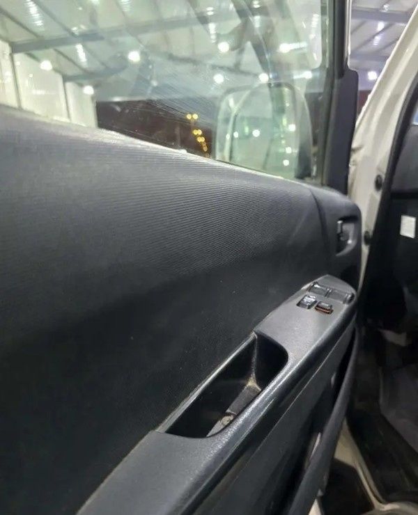 Подержанный Toyota HiAce H200 Рестайлинг, 2.0 л, 2018 в Саудовская Аравия, Даммам от معرض اسطول الدرة للسيارات Белый цвет.  | AUTO.AE | Объявление #296026 — фото 9 из 18