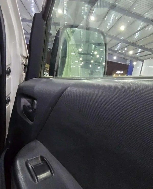 Подержанный Toyota HiAce H200 Рестайлинг, 2.0 л, 2018 в Саудовская Аравия, Даммам от معرض اسطول الدرة للسيارات Белый цвет.  | AUTO.AE | Объявление #296026 — фото 15 из 18
