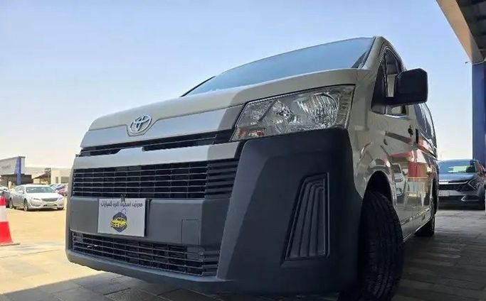 Подержанный Toyota HiAce H300, 2.8 л, 2022 в Саудовская Аравия, Даммам от معرض اسطول الدرة للسيارات Белый цвет.  | AUTO.AE | Объявление #296034 — фото 3 из 13