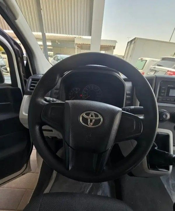 Подержанный Toyota HiAce H300, 2.8 л, 2022 в Саудовская Аравия, Даммам от معرض اسطول الدرة للسيارات Белый цвет.  | AUTO.AE | Объявление #296034 — фото 11 из 13
