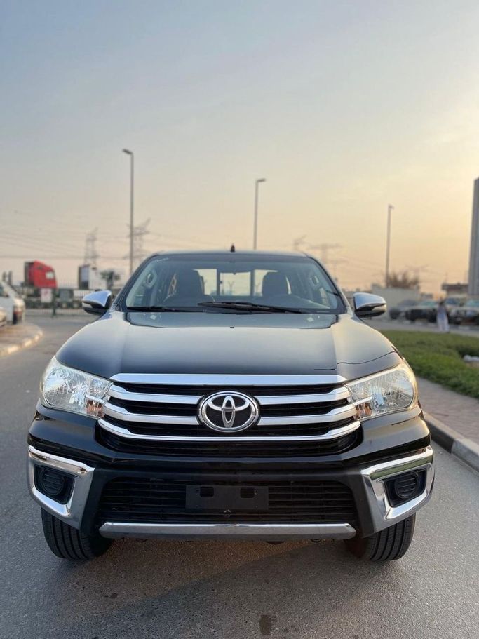 مستعملة Toyota Hilux ثامناً, 2.7 l, 2017 في في المملكة العربية السعودية, الدمام من معرض التاج الشمالي للسيارات، اللون أسود. مواصفات الخليج | AUTO.AE | إعلان #259847