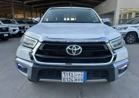 مستعملة Toyota Hilux فيس ليفت الثامن, 2.4 l, 2022 في في المملكة العربية السعودية, الدمام من معرض اعتماد الشرقية للسيارات، اللون أبيض.  | AUTO.AE | إعلان #261881