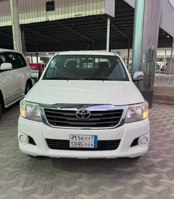 Подержанный Toyota Hilux VII Рестайлинг, 2.7 л, 2015 в Саудовская Аравия, Даммам от معرض اعتماد الشرقية للسيارات Белый цвет.  | AUTO.AE | Объявление #262041