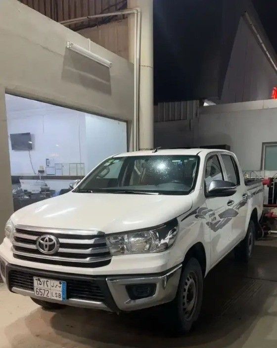 Подержанный Toyota Hilux VIII Рестайлинг, 2.7 л, 2023 в Саудовская Аравия, Даммам от معرض اعتماد الشرقية للسيارات Белый цвет.  | AUTO.AE | Объявление #262048