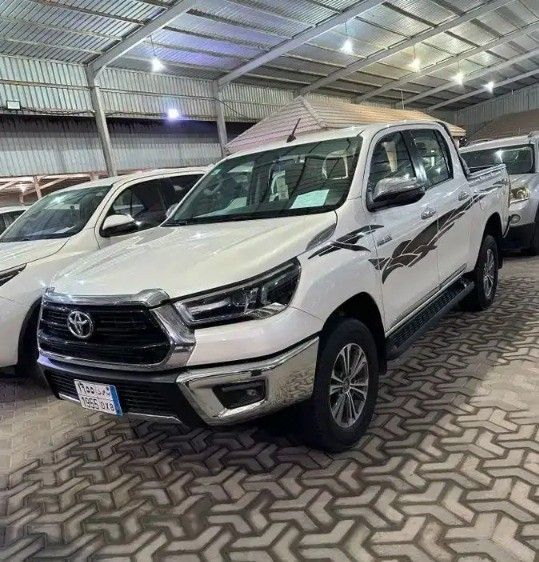 Подержанный Toyota Hilux VIII Рестайлинг, 2.7 л, 2022 в Саудовская Аравия, Даммам от معرض اعتماد الشرقية للسيارات Белый цвет.  | AUTO.AE | Объявление #262064
