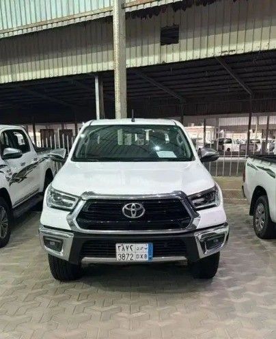Подержанный Toyota Hilux VIII Рестайлинг, 2.4 л, 2022 в Саудовская Аравия, Даммам от معرض اعتماد الشرقية للسيارات Белый цвет.  | AUTO.AE | Объявление #262068