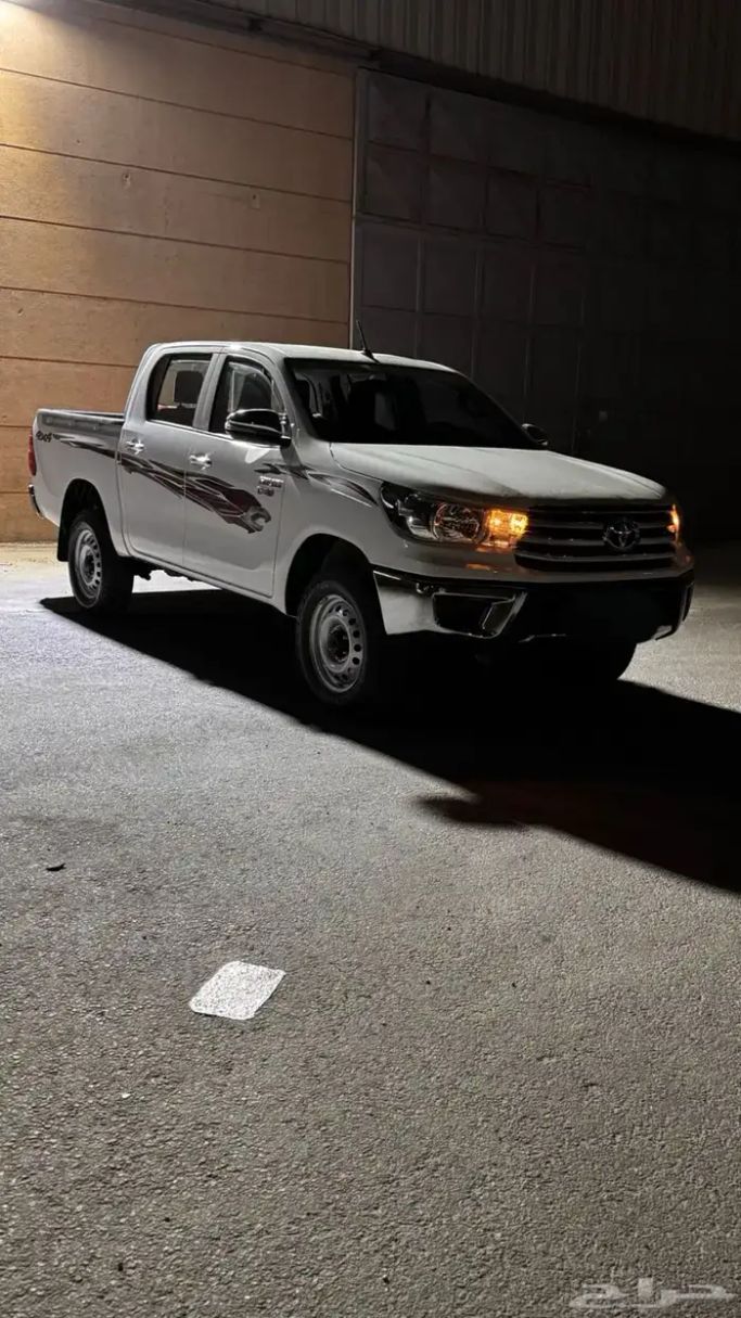 مستعملة Toyota Hilux ثامناً, 2.4 l, 2023 في في المملكة العربية السعودية, الدمام من معرض سطام الزعبي للسيارات، اللون أبيض.  | AUTO.AE | إعلان #263364