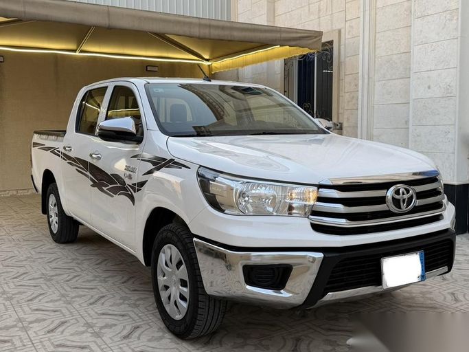Подержанный Toyota Hilux VIII, 2.4 л, 2022 в Саудовская Аравия, Даммам от معرض فخر الشرق للسيارات Белый цвет.  | AUTO.AE | Объявление #263879