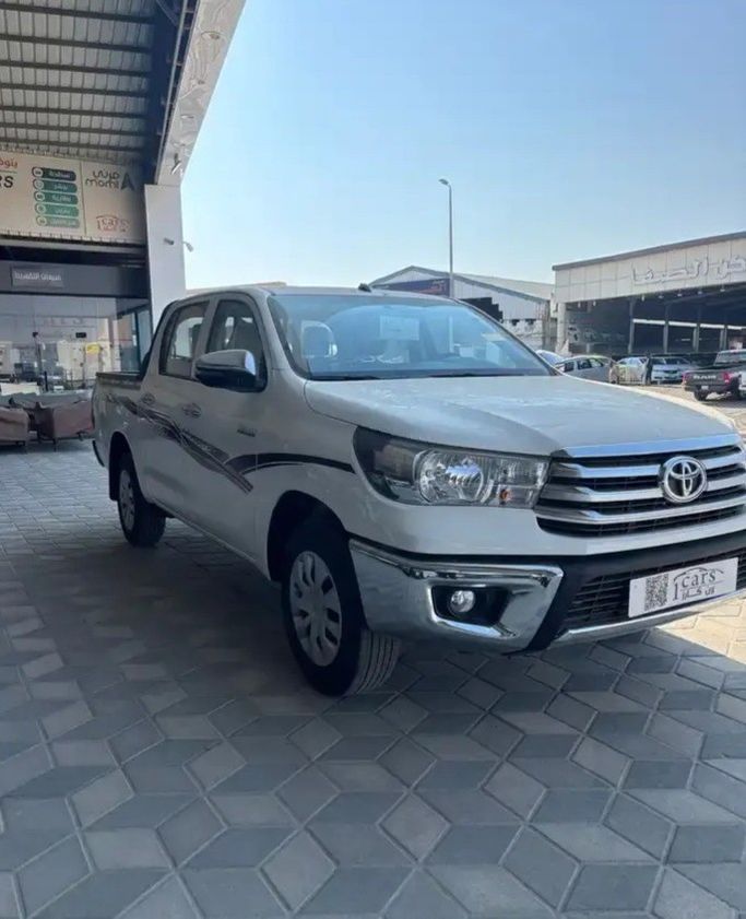 جديدة Toyota Hilux ثامناً, 2.7 l, 2026 في في المملكة العربية السعودية, الدمام من معرض ون كارز للسيارات One Cars، اللون أبيض. مواصفات الخليج | AUTO.AE | إعلان #276960