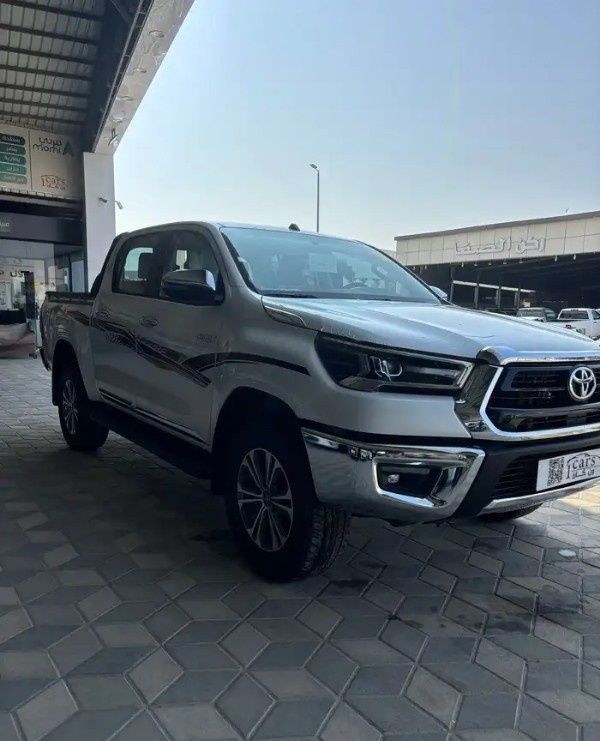 Новый ⁦Toyota Hilux VIII, 2.7 л, 2026⁩ в Саудовская Аравия, Даммам от معرض ون كارز للسيارات One Cars Белый цвет.  | AUTO.AE | Объявление #295271