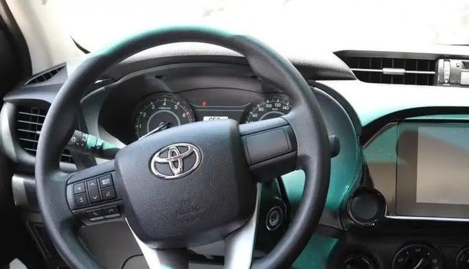 جديدة Toyota Hilux ثامناً، 2.7 لتر، 2026 في المملكة العربية السعودية، الدمام من معرض ون كارز للسيارات One Cars، اللون أبيض.  | AUTO.AE | إعلان #295281 — صورة 13 من 14