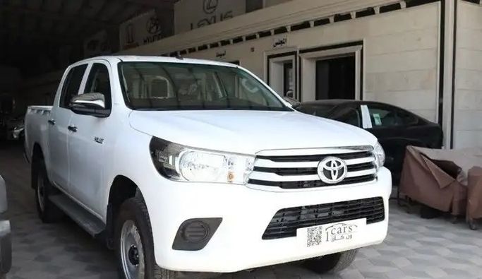 جديدة Toyota Hilux ثامناً، 2.7 لتر، 2026 في المملكة العربية السعودية، الدمام من معرض ون كارز للسيارات One Cars، اللون أبيض.  | AUTO.AE | إعلان #295281 — صورة 3 من 14