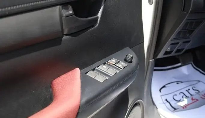 جديدة Toyota Hilux ثامناً، 2.7 لتر، 2026 في المملكة العربية السعودية، الدمام من معرض ون كارز للسيارات One Cars، اللون أبيض.  | AUTO.AE | إعلان #295281 — صورة 9 من 14
