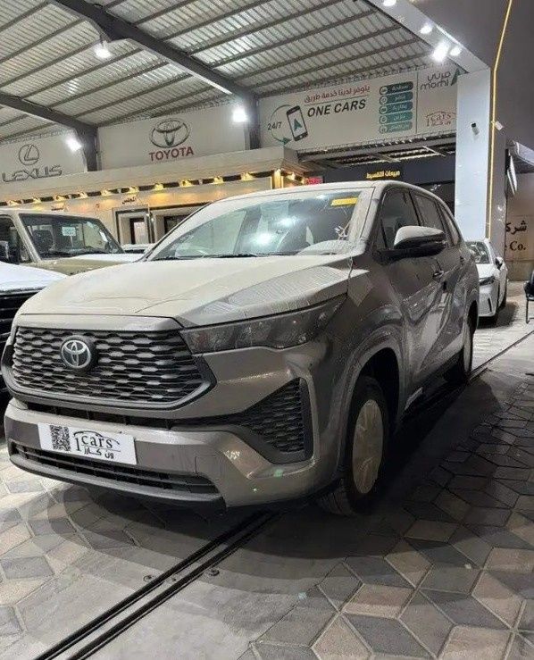 Новый Toyota Innova III, 2.0 л, 2026 в Саудовская Аравия, Даммам от معرض ون كارز للسيارات One Cars Золотистый цвет.  | AUTO.AE | Объявление #295393