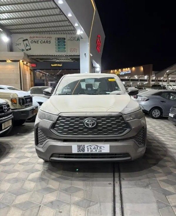 Новый Toyota Innova III, 2.0 л, 2026 в Саудовская Аравия, Даммам от معرض ون كارز للسيارات One Cars Золотистый цвет.  | AUTO.AE | Объявление #295393 — фото 2 из 11