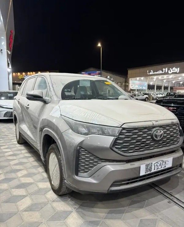 Новый Toyota Innova III, 2.0 л, 2026 в Саудовская Аравия, Даммам от معرض ون كارز للسيارات One Cars Золотистый цвет.  | AUTO.AE | Объявление #295393 — фото 3 из 11