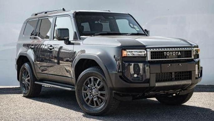 مستعملة Toyota Land Cruiser Prado سلسلة 250, 2.4 l, 2025 في في المملكة العربية السعودية, الدمام من معرض التاج الشمالي للسيارات، اللون أسود. مواصفات الخليج | AUTO.AE | إعلان #259684