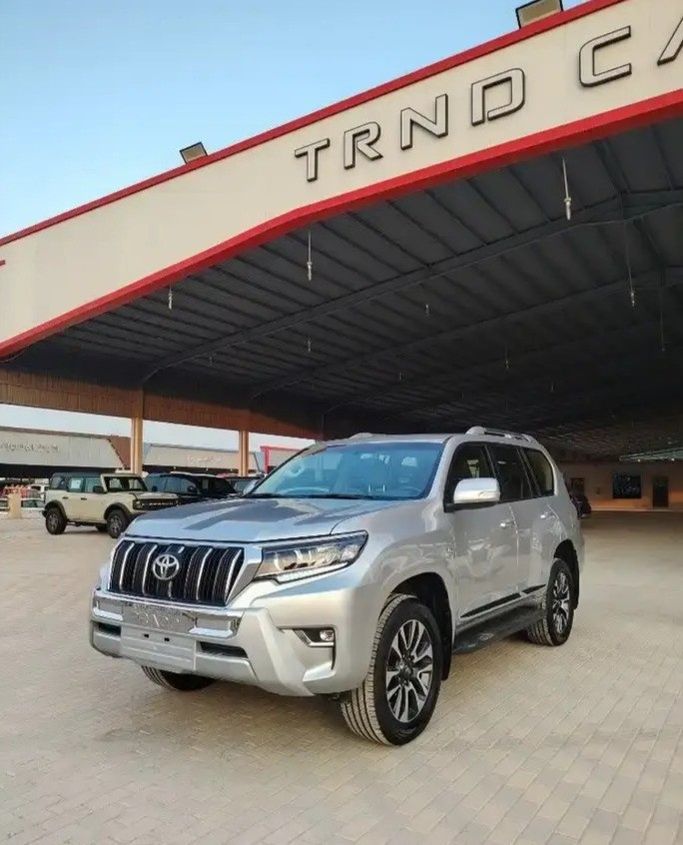 Новый Toyota Land Cruiser Prado 150 Series Рестайлинг 2, 4.0 л, 2022 в Саудовская Аравия, Даммам от معرض ترند كارز للسيارات Серый цвет. GCC | AUTO.AE | Объявление #275858