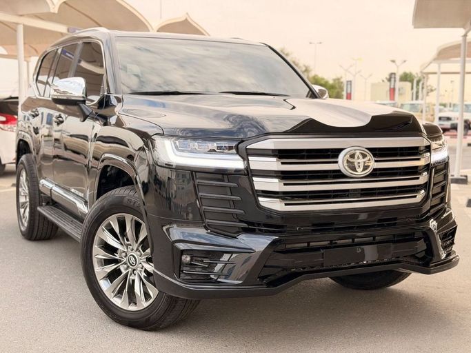 Подержанный Toyota Land Cruiser 200 Series Рестайлинг 2, 4.0 л, 2018 в Саудовская Аравия, Даммам от معرض التاج الشمالي للسيارات Черный цвет. GCC | AUTO.AE | Объявление #259658