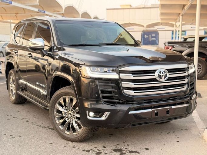 Подержанный Toyota Land Cruiser 300 Series, 4.0 л, 2022 в Саудовская Аравия, Даммам от معرض التاج الشمالي للسيارات Черный цвет. GCC | AUTO.AE | Объявление #259758