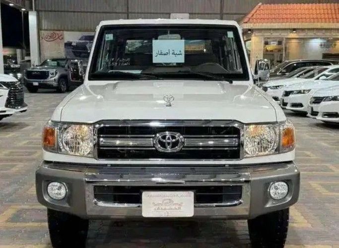 Подержанный Toyota Land Cruiser 70 Series Рестайлинг 1, 4.0 л, 2014 в Саудовская Аравия, Даммам от معرض الخشيبان للسيارات Белый цвет. GCC | AUTO.AE | Объявление #260267