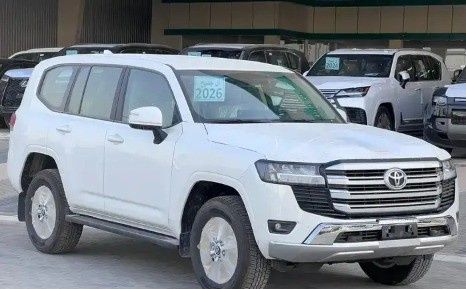 جديدة Toyota Land Cruiser Twin Turbo السلسلة 300, 3.3 l, 2026 في في المملكة العربية السعودية, الدمام من معرض ال جميح للسيارات الدمام، اللون أبيض. مواصفات الخليج | AUTO.AE | إعلان #267484