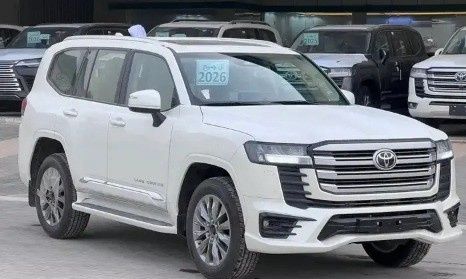 جديدة Toyota Land Cruiser السلسلة 300, 4.0 l, 2026 في في المملكة العربية السعودية, الدمام من معرض ال جميح للسيارات الدمام، اللون أبيض. مواصفات الخليج | AUTO.AE | إعلان #268342